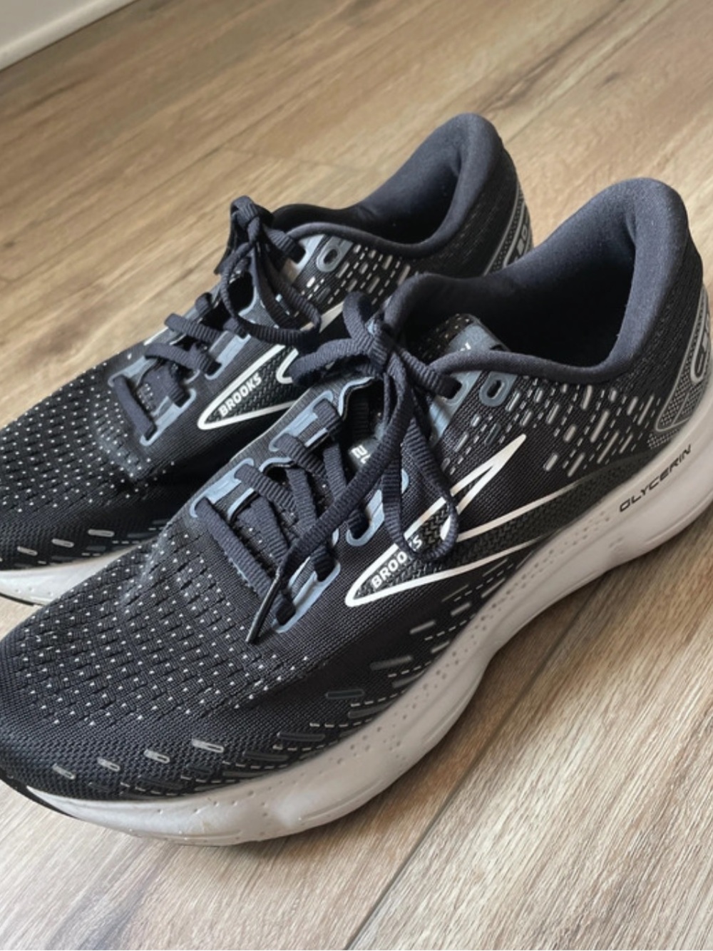 Brooks Glycerin 20 women’s running shoes size 10